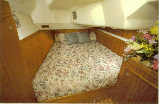 Hunter 460 Berth